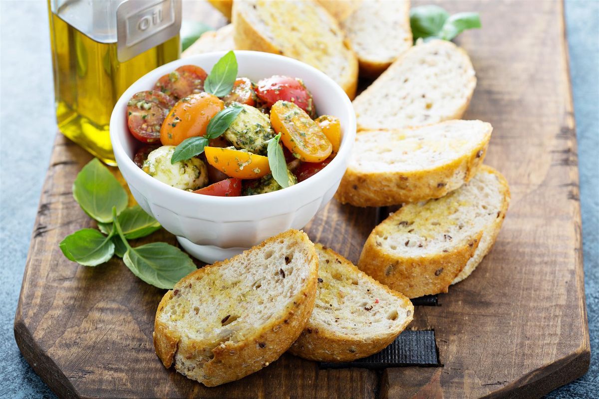 salad with pesto and cherry tomatoes