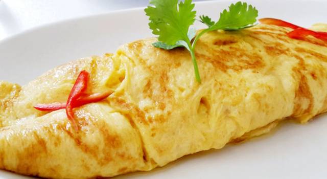 Omelette con radicchio rosso: un piatto unico coi fiocchi!