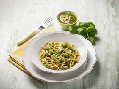 Prepariamo un primo facile: la pasta con i fagiolini!