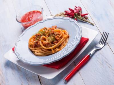 Come fare la pasta con il ragù di pesce: musica per il palato