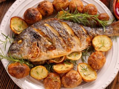 Cernia al forno con patate: la ricetta del secondo di pesce!