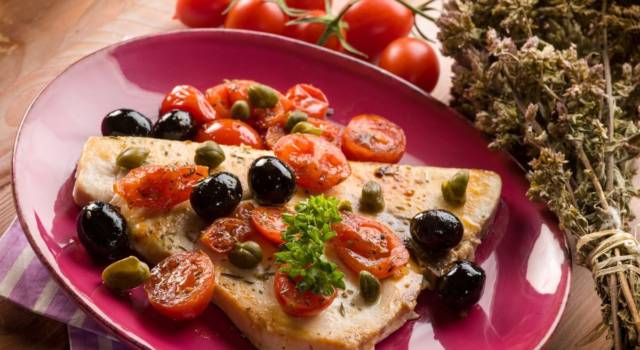 Pesce spada alla siciliana con olive e capperi: un tripudio di sapori!