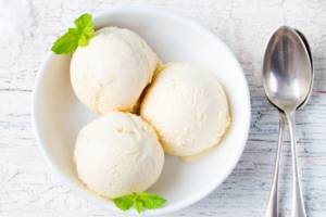 Gelato di frutta senza panna