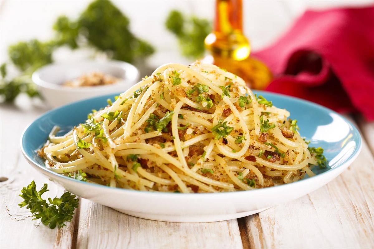pasta con crumble di pane