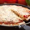 Avete mai provato la pizza in padella? Facile, veloce e buonissima!