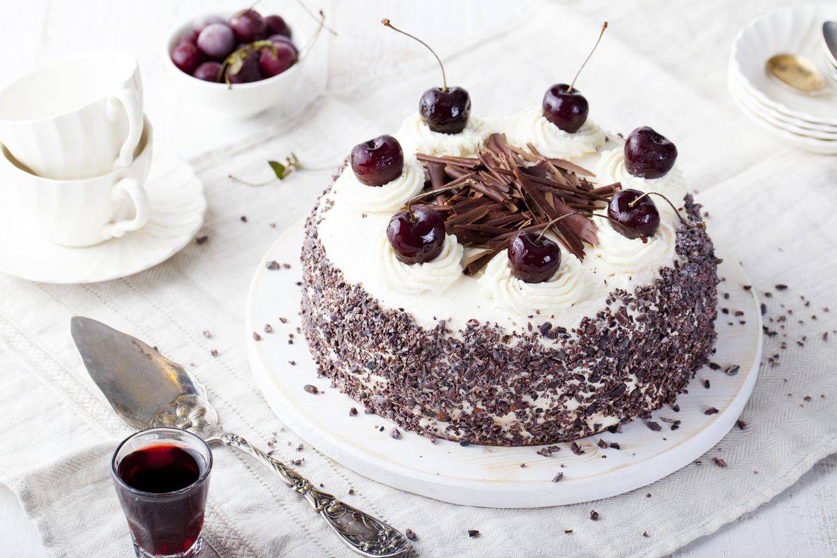 Torta foresta nera vegan
