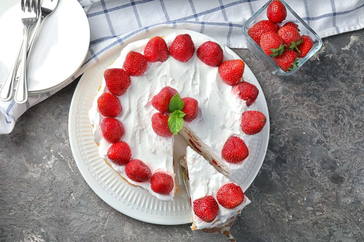 Strawberry and cream cake