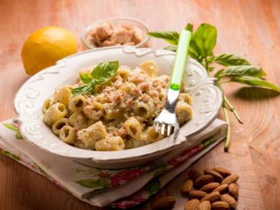 Deliziosa pasta con tonno fresco e crema di zucchine: una ricetta perfetta per l’estate