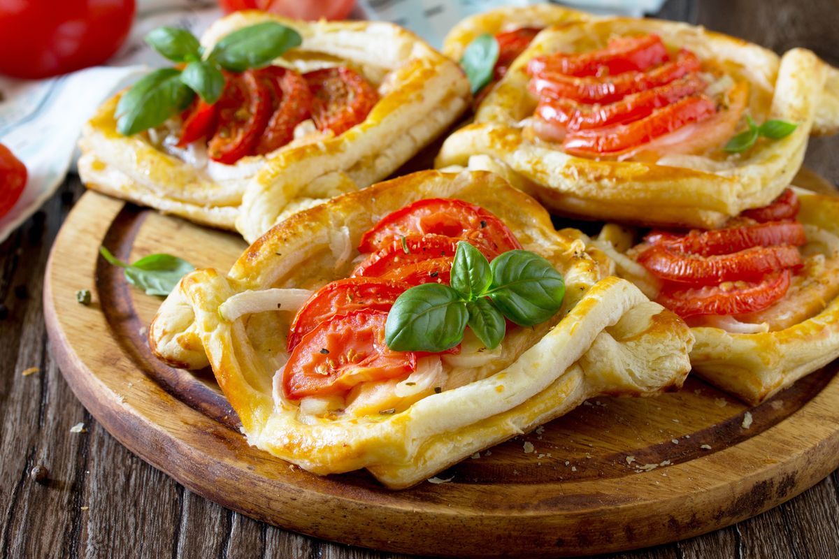 tomato puff pastry