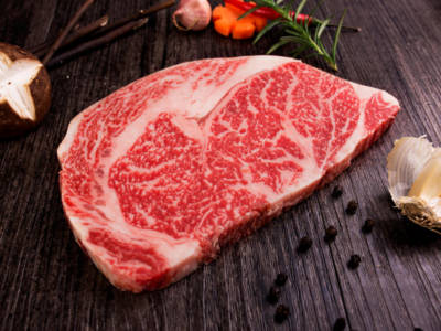 Tutti pazzi per Kobe e Wagyu: le caratteristiche delle pregiate carni di manzo giapponesi