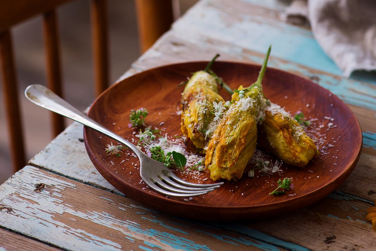 Fiori di zucca ripieni