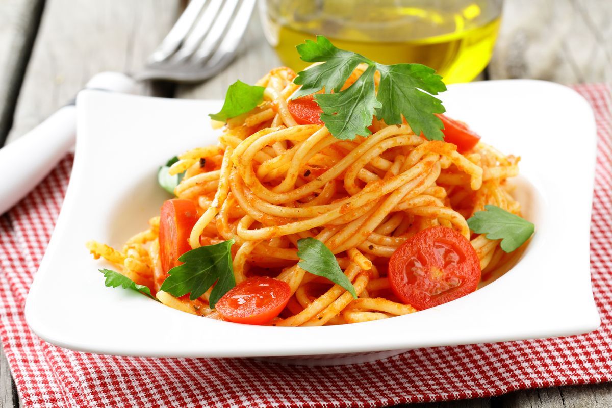 Pasta with cherry tomatoes