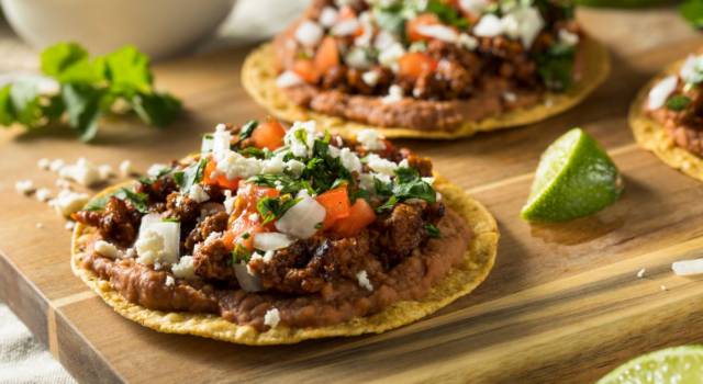 Tostadas, ovvero come i messicani riciclano le tortillas