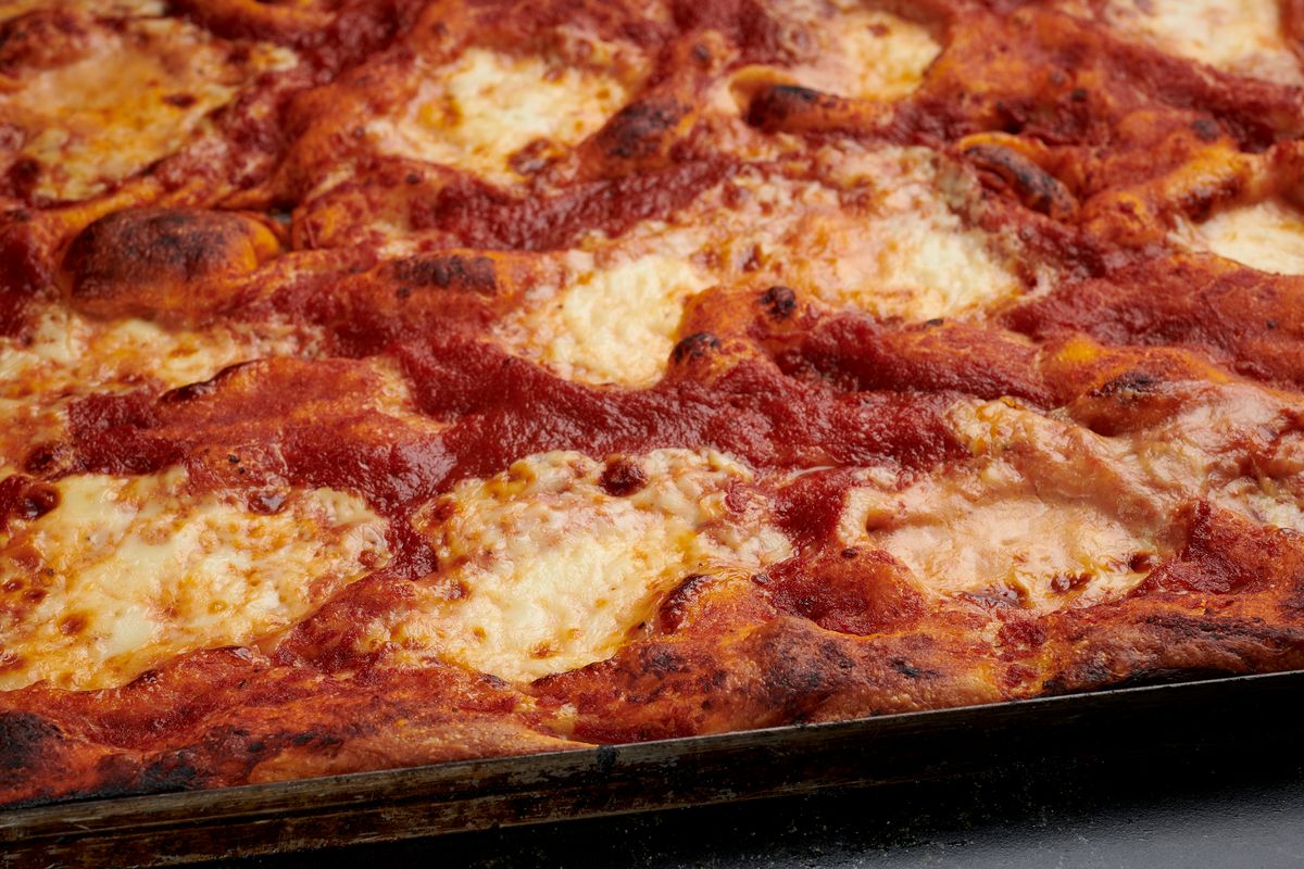 Pizza In Teglia La Ricetta Per Un Lievitato Soffice E Buonissimo