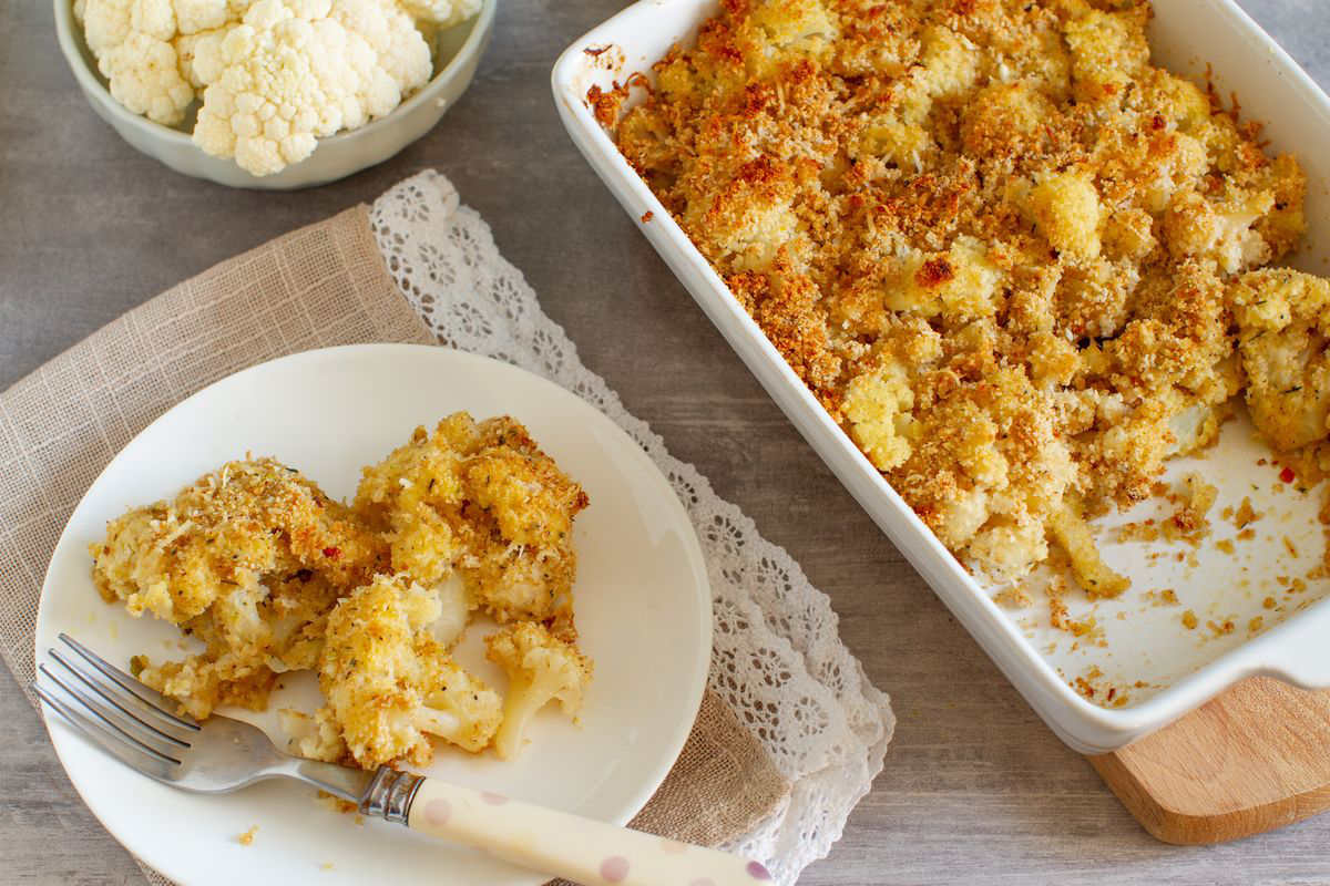 Baked cauliflower au gratin without bechamel