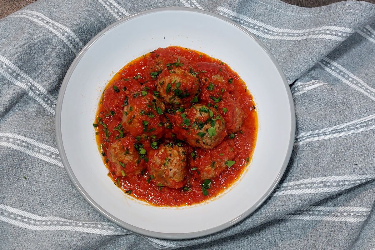 Meatballs with gravy