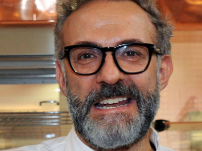 Chi è Massimo Bottura, lo chef modenese migliore al mondo