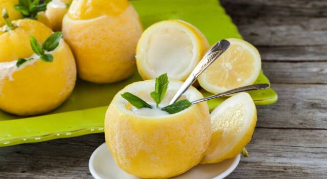 Come fare il sorbetto al limone, una ricetta fresca e cremosa