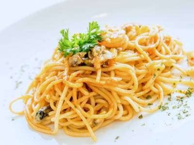 Spaghetti alla carbonara di cozze, un primo piatto di pesce diverso dal solito