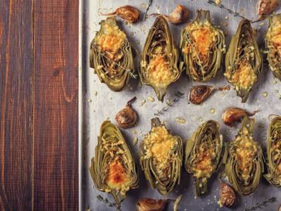 Cuori di carciofo al forno con Parmigiano e mentuccia romana