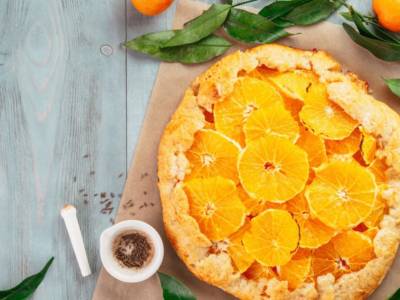 Crostata all’arancia: un delizioso dolce con frutta fresca