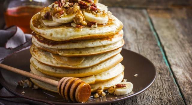 Pancake light con fiocchi di avena: perfetti per la colazione!