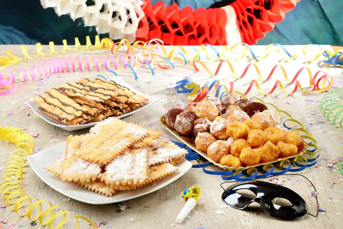 Dolci di Carnevale: le ricette tipiche italiane (fritte, al forno e torte)