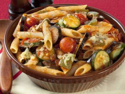 Pasta con verdure saltate in padella: che buono questo primo piatto!