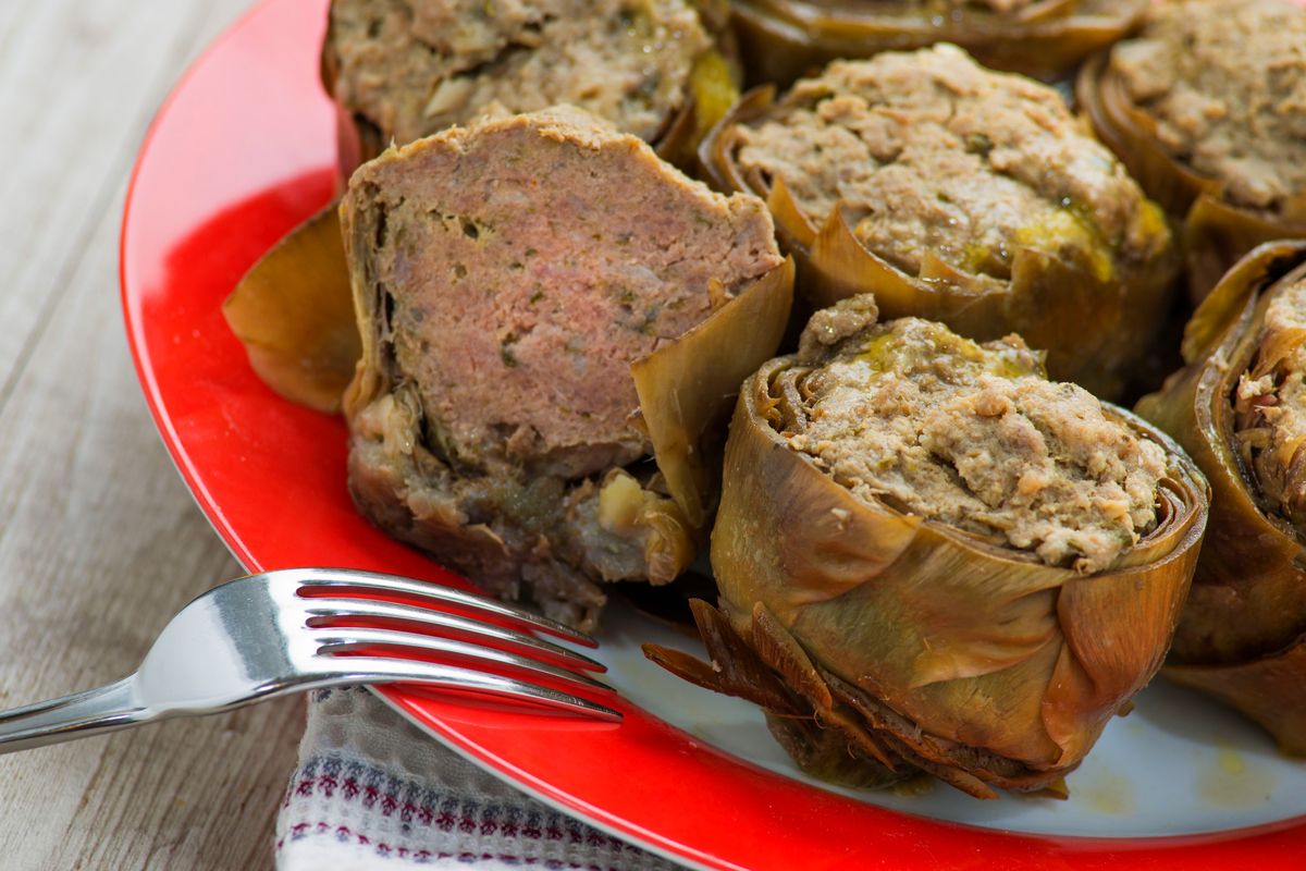 Artichokes stuffed with meat