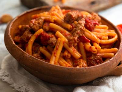 Dite addio alla dieta: è arrivata la pasta alla zozzona