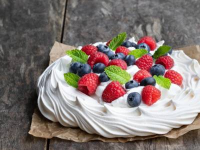 Come fare la pavlova? La ricetta con crema chantilly