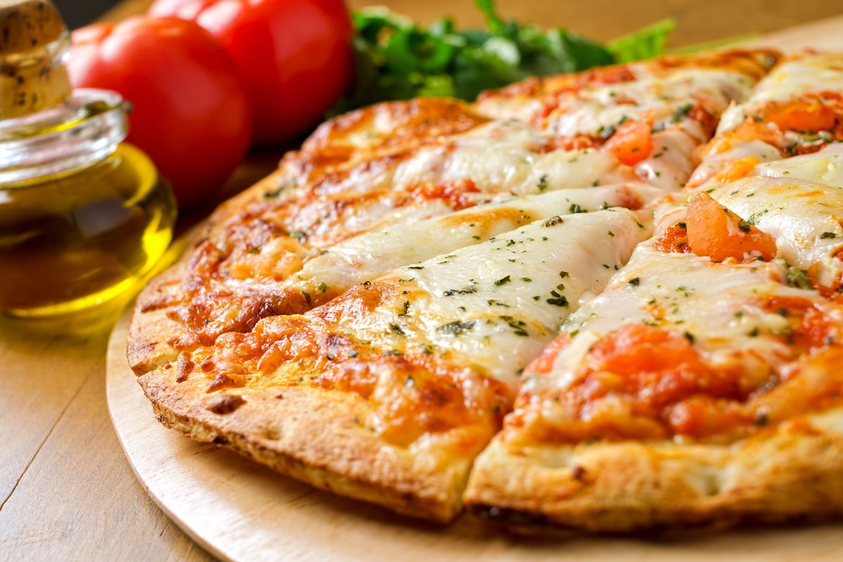 Olio nell'impasto della pizza: quanto, quale e come usarlo