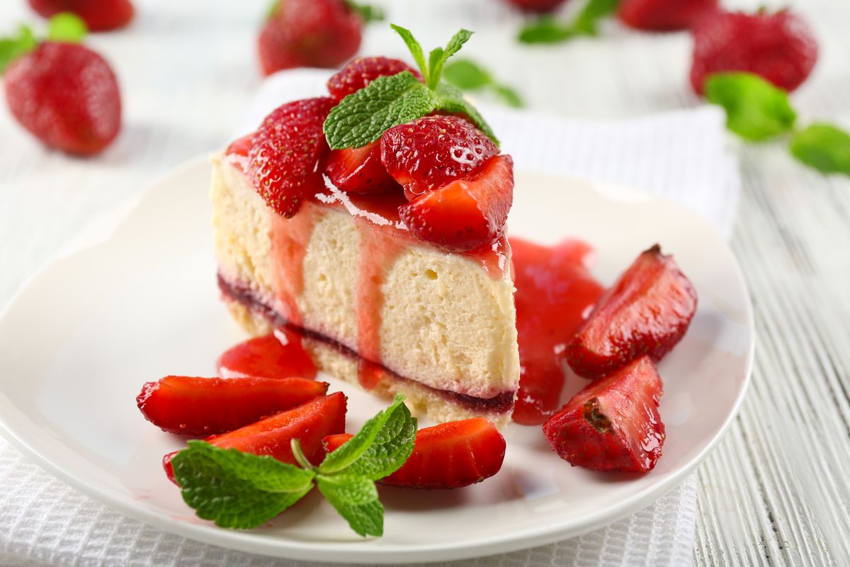 Vegan strawberry cheesecake