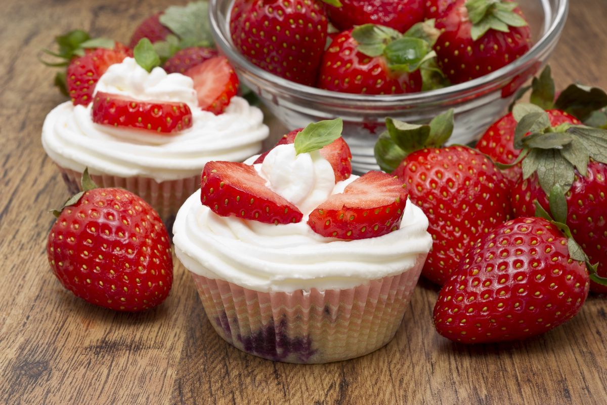 strawberry muffins and cream