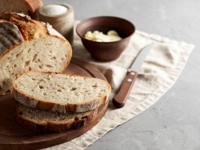 Come si fa il pane fatto in casa? Ricetta, consigli e varianti per tutti i gusti