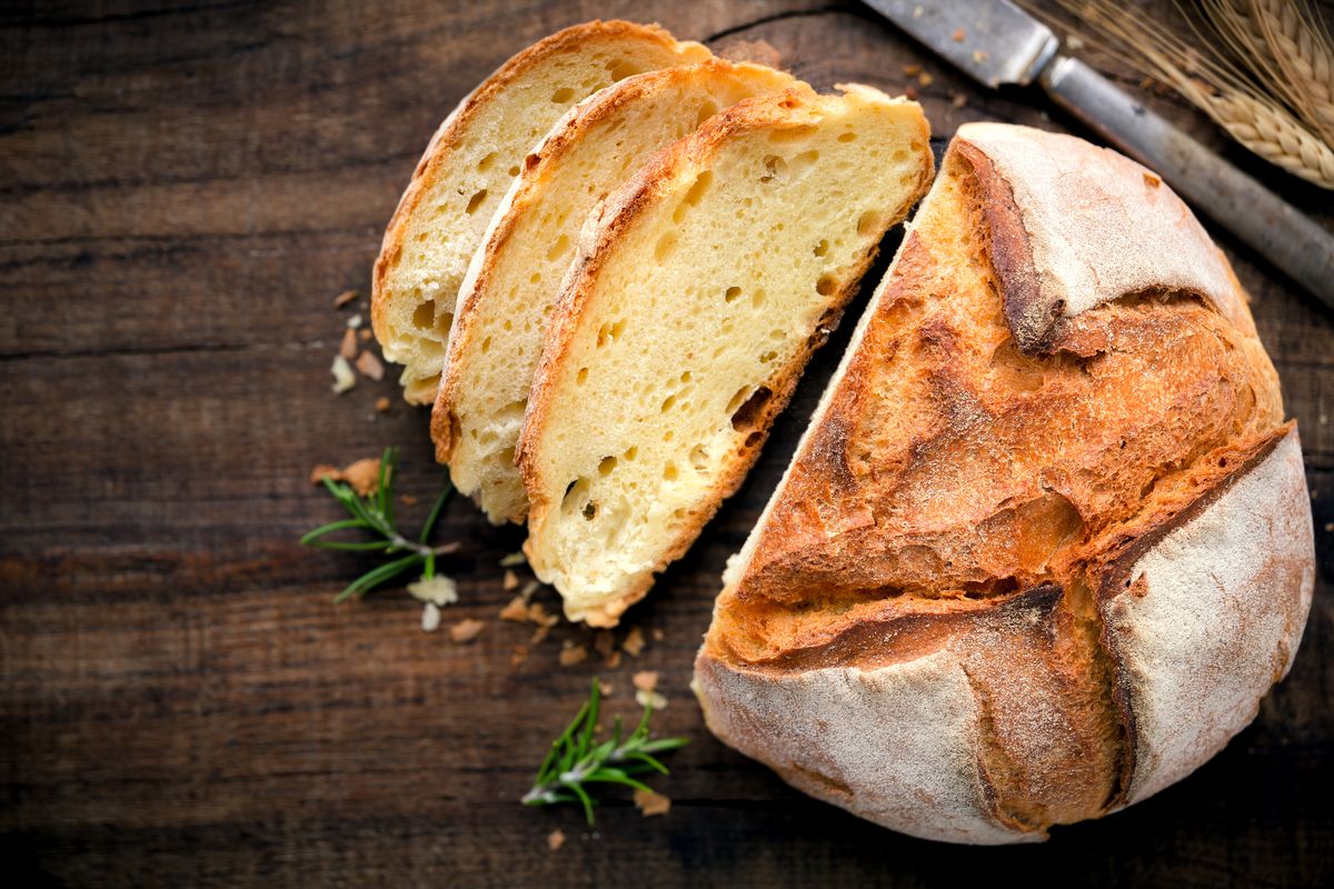 Pane pugliese: ecco la ricetta originale per farlo in casa