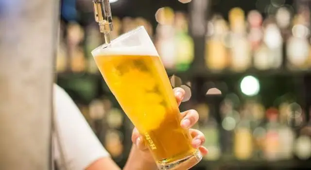Birra alla spina o in bottiglia: 5 consigli per la tua serata al
