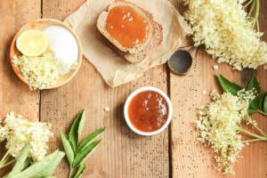 Marmellata con fiori di sambuco
