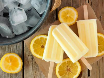 Ghiaccioli al limone fatti in casa: dissetanti e super genuini