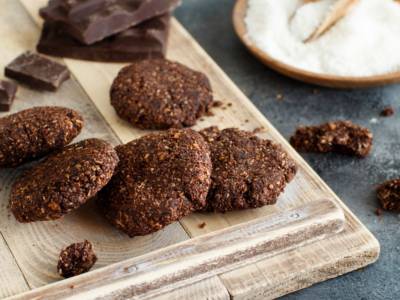 Biscotti senza cottura: la salvezza per la vostra improvvisa voglia di dolce