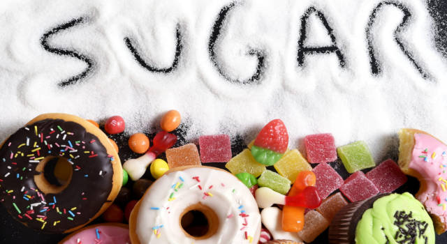 Quanto zucchero mangiamo realmente ogni giorno?