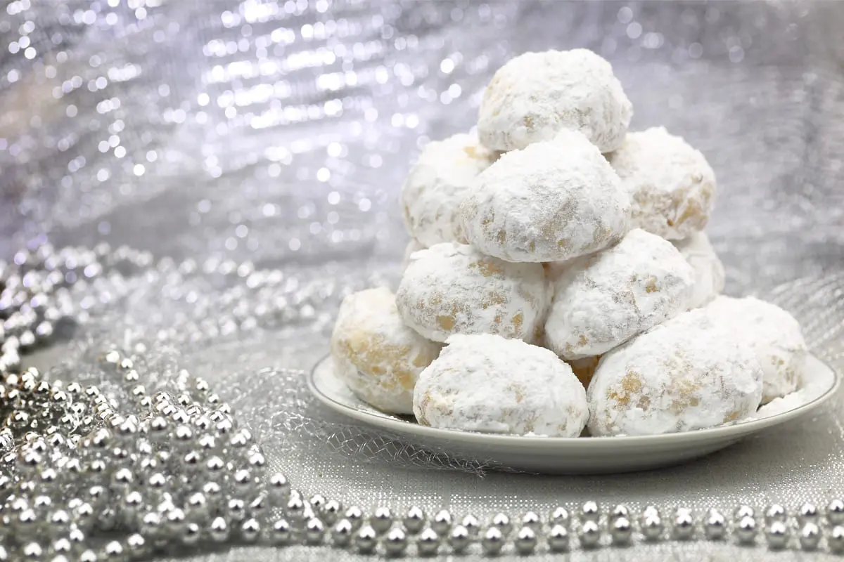 Biscotti palla di neve: la ricetta di Natale perfetta da regalare