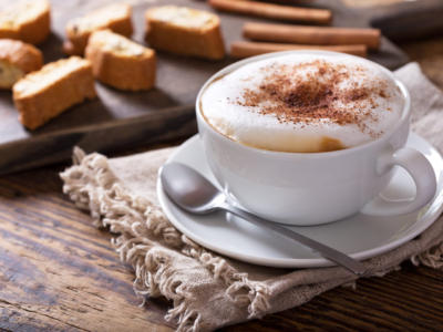 Colazione a casa? Ecco come fare il cappuccino (con una schiuma perfetta)