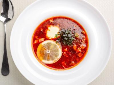 Amate i piatti insoliti? La zuppa di falsa tartaruga è la ricetta che fa per voi