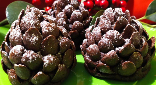 Pigne al cioccolato, un dolce di Natale senza cottura da fare in 10 minuti