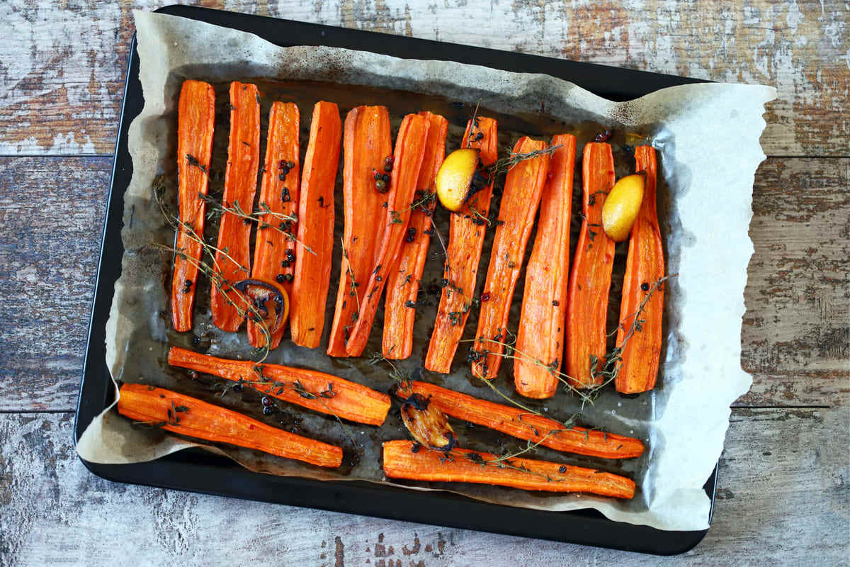 Carote al forno (leggere e saporite) la Ricetta velocissima!