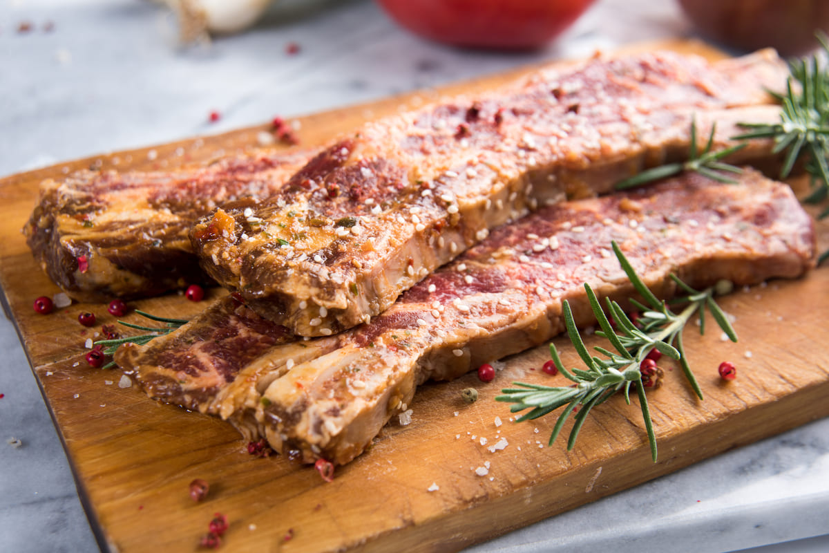 Marinating ribs