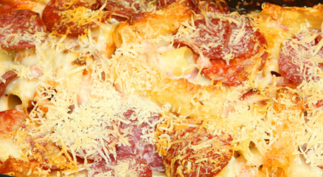 Pasta al forno alla napoletana: un piatto ricco della tradizione!