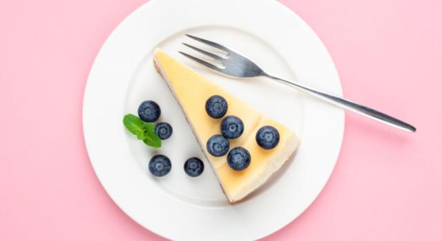 Mai rinunciare al dolce: ecco come preparare la cheesecake light