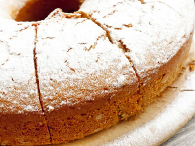 Perfetto per ogni occasione, il ciambellone soffice è davvero una nuvola